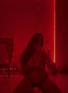bhabhi available - escort in Noida Photo 2 of 3