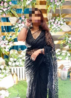 Bhabhi cam - escort in Thane Photo 4 of 4