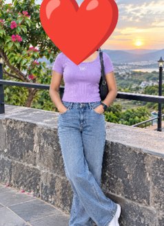 Bhabhi Ji ahmedabad only hotel booking - escort in Ahmedabad Photo 2 of 3