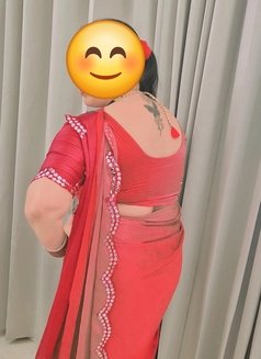 Bhabhi Seema Independent Escort Gurgaon - puta in Gurgaon Photo 1 of 1