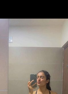 Suman Independent - escort in New Delhi Photo 1 of 6