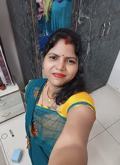 Bhabi and College Girls - puta in Pune Photo 1 of 14