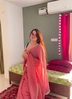 Bhagyashree - escort in Chennai Photo 1 of 2