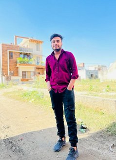 Bhanu Bhardwaj - Acompañantes masculino in New Delhi Photo 2 of 4