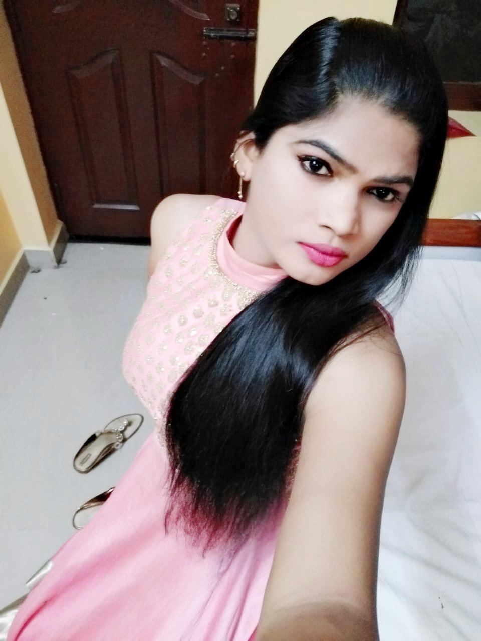 Oglini yoldan ozdirgan shahvoniy ogay ona haqida porno filmni tomosha qiling.