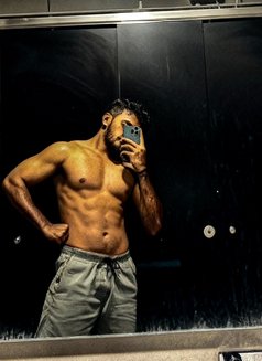 John - Acompañantes masculino in Bangalore Photo 4 of 4