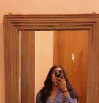 Bhavana vip escort - Intérprete de adultos in Hyderabad Photo 5 of 5