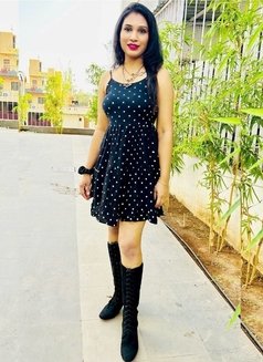Bhavnagar call girl and escort service - puta in Bhavnagar Photo 4 of 5