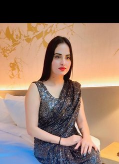 Bhawna - escort in Dubai Photo 5 of 8