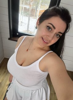Bhumi - escort in Kolkata Photo 1 of 5