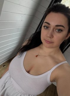 Bhumi - escort in Kolkata Photo 3 of 5
