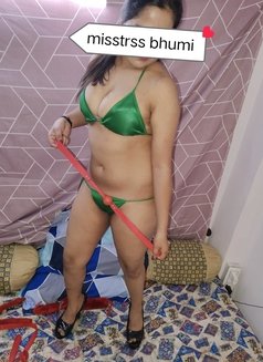 Bhumi misstrss & sult online n real meet - escort in New Delhi Photo 16 of 16