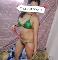 Bhumi misstrss & sult online n real meet - escort in New Delhi