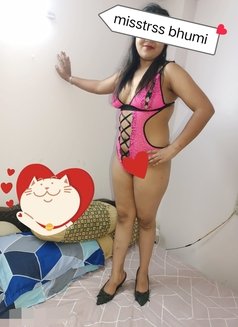 Bhumi misstrss & sult online n real meet - escort in New Delhi Photo 12 of 14