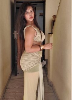 Bhumika - puta in Bangalore Photo 1 of 2