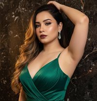 Bhumika Malhotra - puta in Candolim, Goa