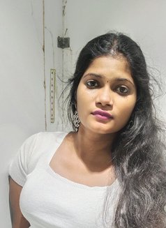 Bhuvana - escort in Chennai Photo 3 of 9