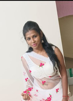 Bhuvana - escort in Chennai Photo 6 of 9