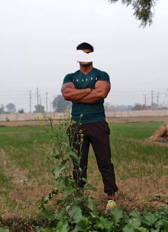 Bi Top Master - Male escort in Dubai Photo 3 of 7