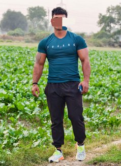 Bi Top Master - Male escort in Dubai Photo 5 of 7