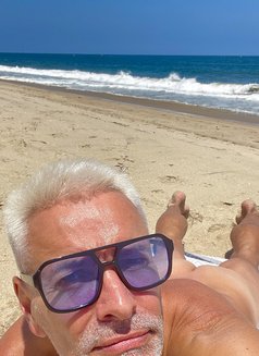 Bi UK Daddy 🇬🇧 - Male escort in Dubai Photo 4 of 6