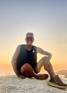 Bi UK Daddy 🇬🇧 - Acompañantes masculino in Dubai Photo 6 of 7