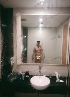 BIG D Partner - Male escort in Bali Photo 1 of 3