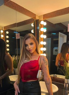 BIANCA - masseuse in Lisbon Photo 1 of 4