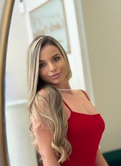 BIANCA - masseuse in Lisbon Photo 8 of 8