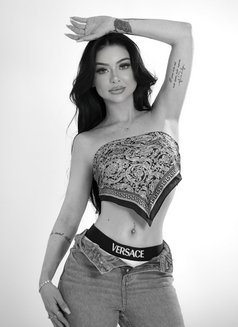 Bianca - escort in London Photo 2 of 4