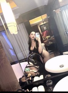 Bianca - escort in Singapore Photo 7 of 7