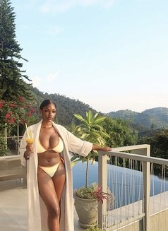 Bianca - escort in Bali Photo 1 of 10