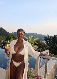 Bianca - escort in Bali Photo 3 of 10