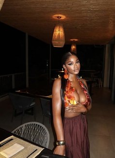 Bianca - escort in Bali Photo 4 of 10