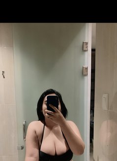 Bianca Hyper Curvy - puta in Bali Photo 3 of 5
