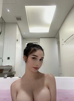 Bianca new girl in town 🇪🇸 - puta in Makati City Photo 2 of 25