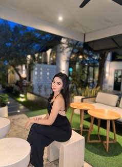 Bianca - premium GFE - escort in Bali Photo 5 of 10
