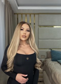 Bianca - escort in London Photo 8 of 10