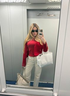 Bianca - puta in Dubai Photo 4 of 14