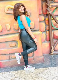 Bianca - escort in Doha Photo 2 of 5