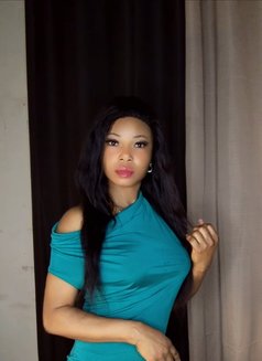 Bianca - escort in Beirut Photo 2 of 3