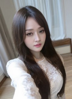 Bianca - escort in Hanoi Photo 5 of 8