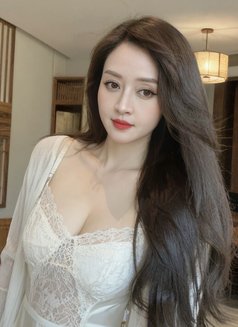 Bianca - escort in Hanoi Photo 6 of 8