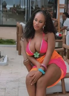 Bianca - escort in Bali Photo 6 of 9
