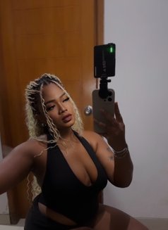 Biannca - escort in Singapore Photo 7 of 16