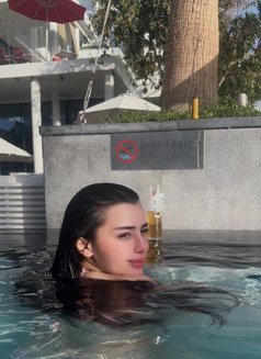 Biba - puta in Dubai Photo 2 of 7