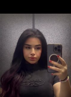 Biba - puta in Dubai Photo 5 of 7