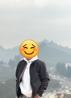 Arb - Acompañantes masculino in Pokhara Photo 2 of 9