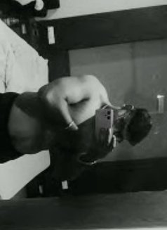 Bicky - Male escort in Kolkata Photo 2 of 6