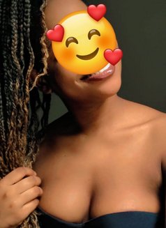 Big ass Lily/cumshow - puta in Pune Photo 6 of 7